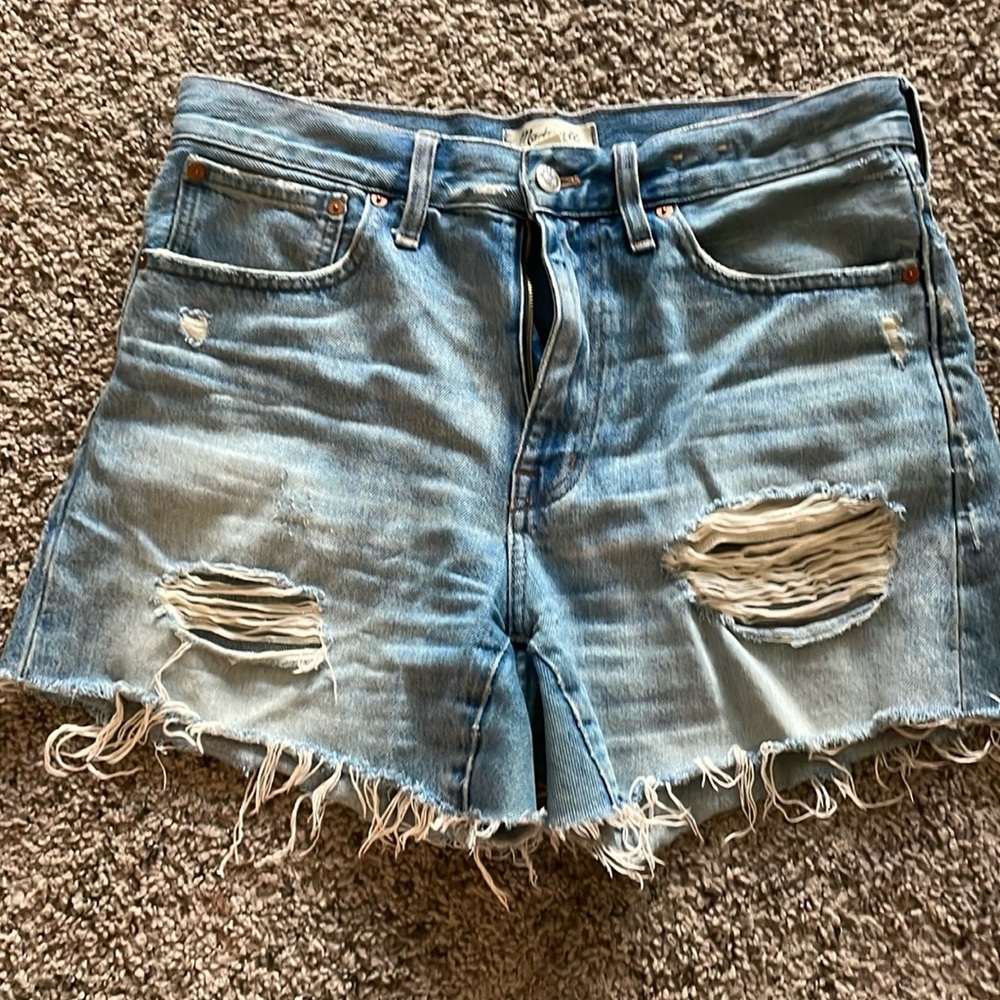 Madewell Relaxed mid length shorts